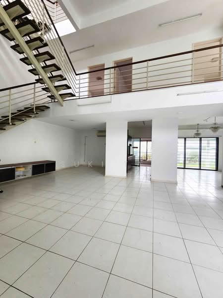 3-storey Terraced House for Sale in Lake Fields (Sungai Besi) - Suki Tan - PropertyGuru.com.my