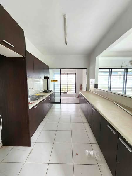 3-storey Terraced House for Sale in Lake Fields (Sungai Besi) - Suki Tan - PropertyGuru.com.my