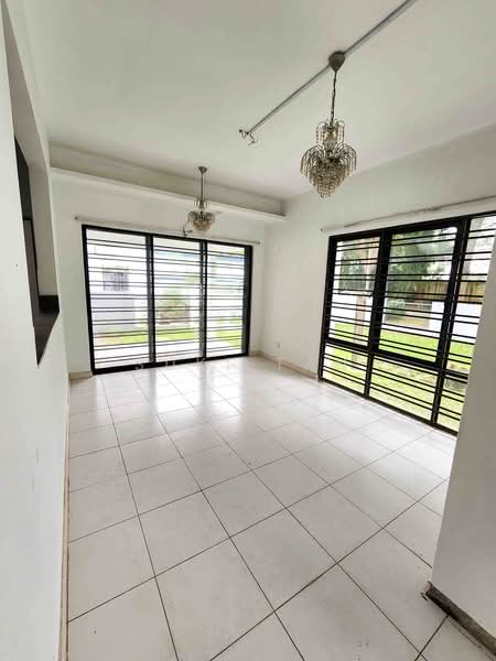 3-storey Terraced House for Sale in Lake Fields (Sungai Besi) - Suki Tan - PropertyGuru.com.my