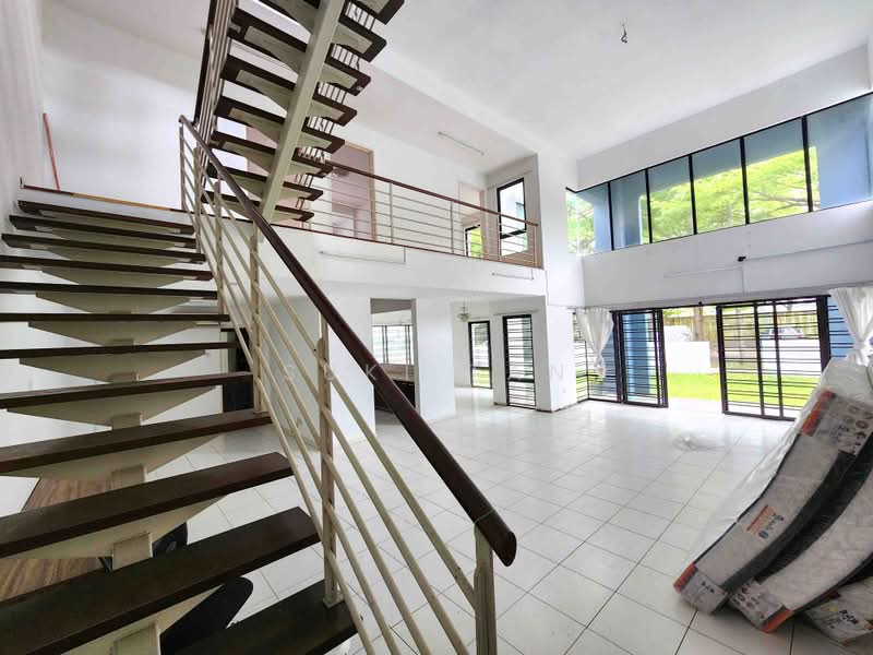 3-storey Terraced House for Sale in Lake Fields (Sungai Besi) - Suki Tan - PropertyGuru.com.my