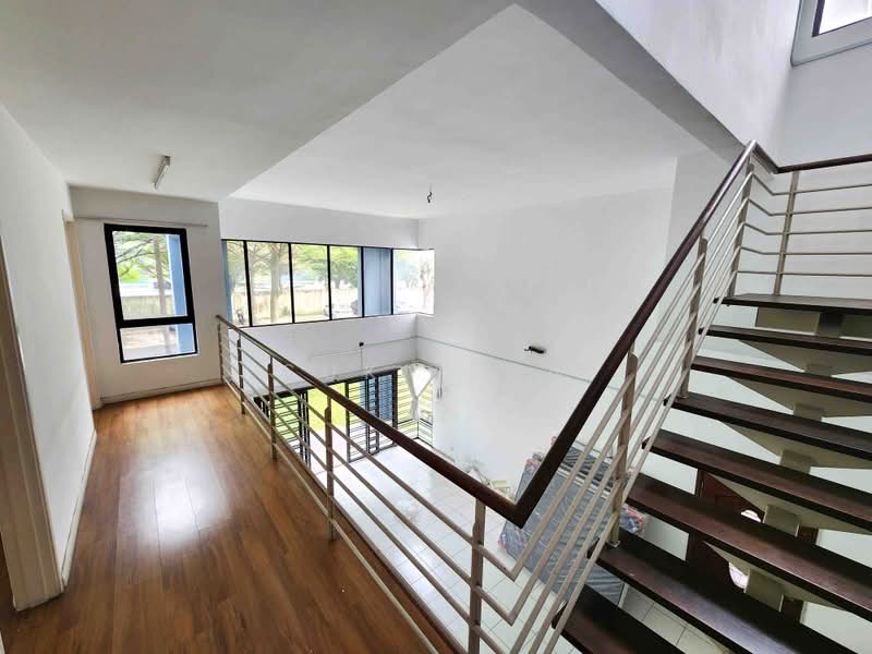 3-storey Terraced House for Sale in Lake Fields (Sungai Besi) - Suki Tan - PropertyGuru.com.my