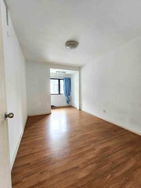 3-storey Terraced House for Sale in Lake Fields (Sungai Besi) - Suki Tan - PropertyGuru.com.my