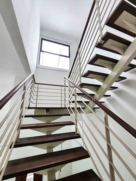 3-storey Terraced House for Sale in Lake Fields (Sungai Besi) - Suki Tan - PropertyGuru.com.my