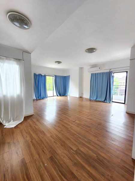 3-storey Terraced House for Sale in Lake Fields (Sungai Besi) - Suki Tan - PropertyGuru.com.my