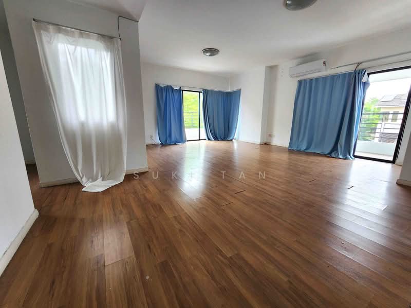 3-storey Terraced House for Sale in Lake Fields (Sungai Besi) - Suki Tan - PropertyGuru.com.my