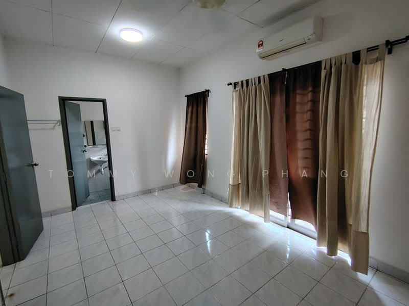 Rumah Teres 2 Tingkat untuk Dijual di Taman Puncak Jalil (Seri Kembangan) - Tommy Wong Phang - Interior - PropertyGuru.com.my