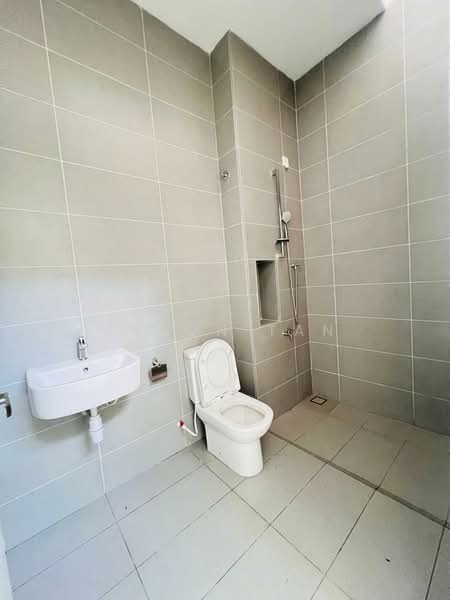 2-storey Terraced House for Sale in Bandar Seri Alam (Masai) - Jason Tan - Bathroom - PropertyGuru.com.my