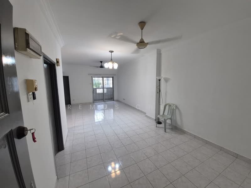 Kondominium untuk Dijual di Pelangi Damansara - Remus Chen - Living Room - PropertyGuru.com.my