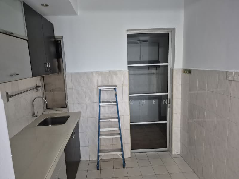Kondominium untuk Dijual di Pelangi Damansara - Remus Chen - Kitchen - PropertyGuru.com.my