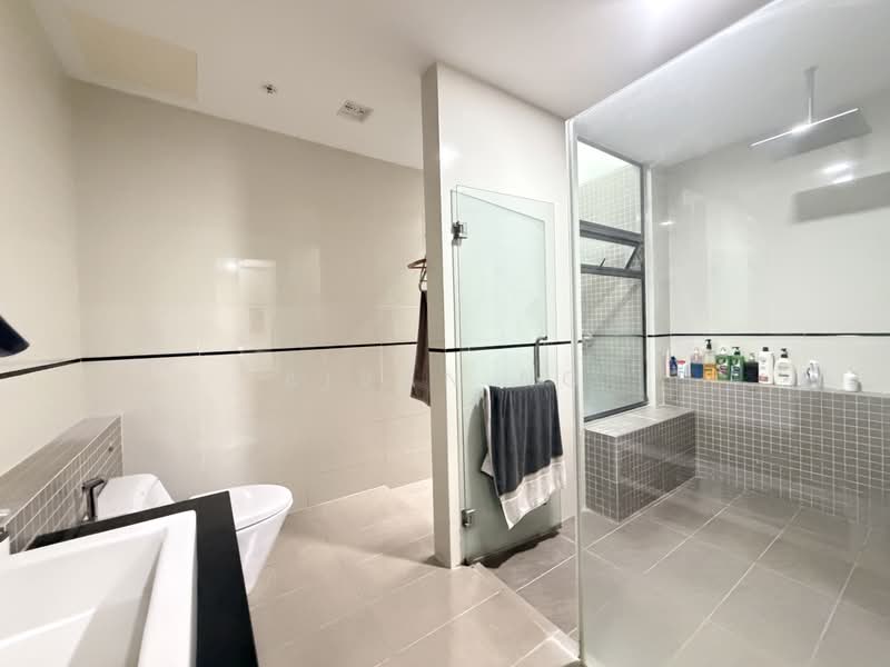 Rumah Berkembar untuk Dijual di Bandar Sungai Long (Selangor) - Aivan Ng - Bathroom - PropertyGuru.com.my