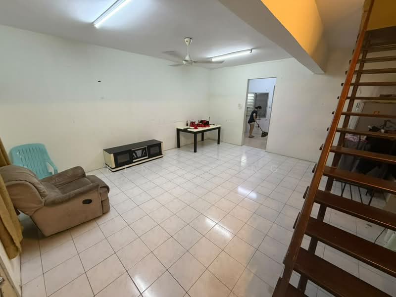 2-storey Terraced House for Sale in Bandar Mahkota Cheras (Cheras) - Kent Chong - Living Room - PropertyGuru.com.my