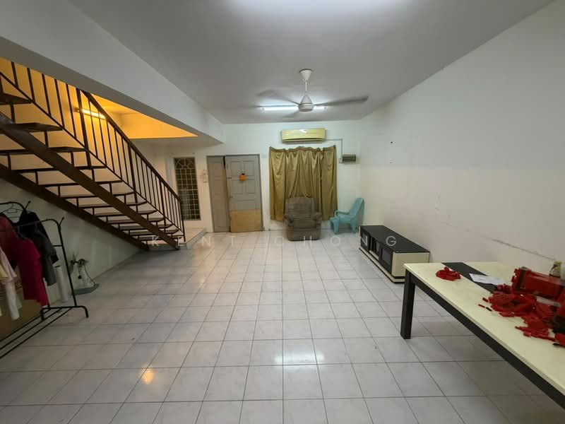 2-storey Terraced House for Sale in Bandar Mahkota Cheras (Cheras) - Kent Chong - Living Room - PropertyGuru.com.my