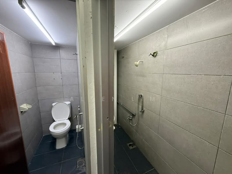 Shop for Rent in Taman Bukit Maluri (Kepong) - Alven Lim - Bathroom - PropertyGuru.com.my