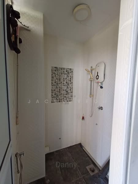 Pangsapuri untuk Disewa di Sri Tanjung Apartment - Jacky Yeoh - Bathroom - PropertyGuru.com.my