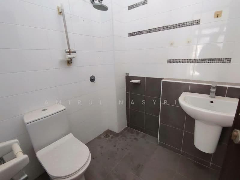 2-storey Terraced House for Sale in Denai Alam (Shah Alam) - Amirul Nasyriq - Bathroom - PropertyGuru.com.my