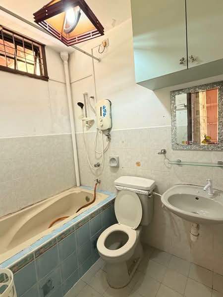 1-storey Terraced House for Rent in Taman Pelangi Indah (Ulu Tiram) - Li Min - Bathroom - PropertyGuru.com.my