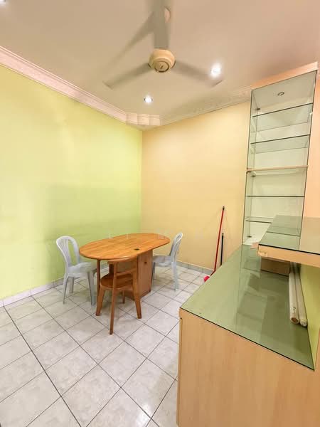 1-storey Terraced House for Rent in Taman Pelangi Indah (Ulu Tiram) - Li Min - Dining Room - PropertyGuru.com.my