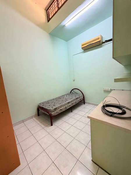 1-storey Terraced House for Rent in Taman Pelangi Indah (Ulu Tiram) - Li Min - Bedroom - PropertyGuru.com.my