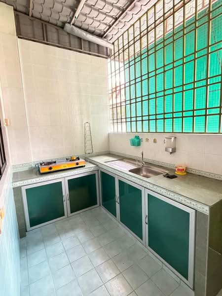 1-storey Terraced House for Rent in Taman Pelangi Indah (Ulu Tiram) - Li Min - Kitchen - PropertyGuru.com.my