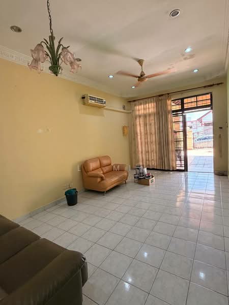 1-storey Terraced House for Rent in Taman Pelangi Indah (Ulu Tiram) - Li Min - Living Room - PropertyGuru.com.my