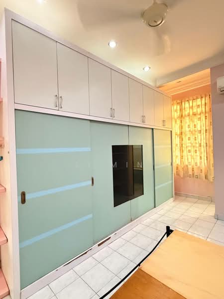 1-storey Terraced House for Rent in Taman Pelangi Indah (Ulu Tiram) - Li Min - Bedroom - PropertyGuru.com.my