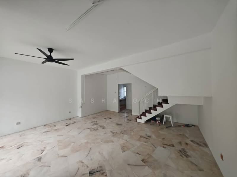 Rumah Teres 2 Tingkat untuk Dijual di Taman Equine (Seri Kembangan) - Sasha Goh - Living Room - PropertyGuru.com.my