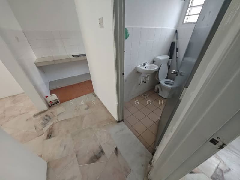 Rumah Teres 2 Tingkat untuk Dijual di Taman Equine (Seri Kembangan) - Sasha Goh - Bathroom - PropertyGuru.com.my