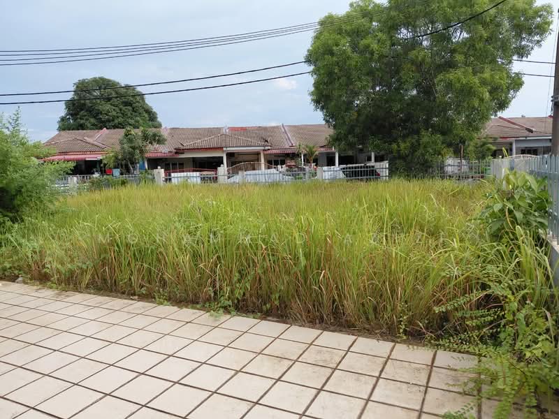 1-storey Terraced House for Sale in Bukit Setongkol (Kuantan) - Mohammad Azizi - PropertyGuru.com.my
