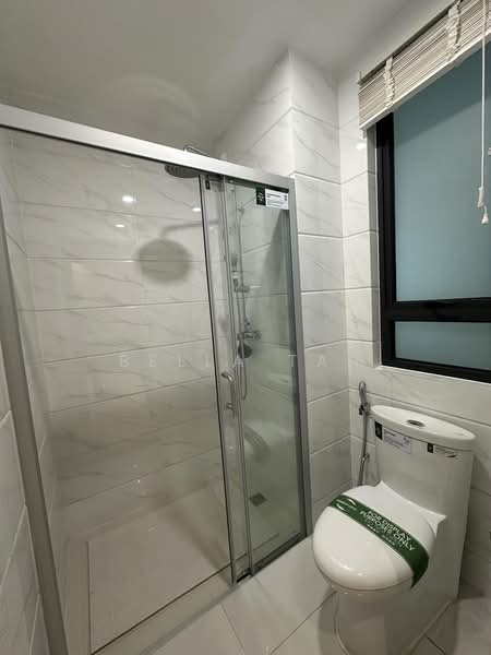 Condominium for Sale at Forest City - Bella Tan - Bathroom - PropertyGuru.com.my