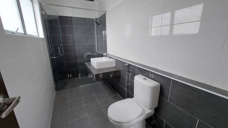 3-storey Terraced House for Sale in Seksyen U10 (Shah Alam) - Henry Tan - Bathroom - PropertyGuru.com.my