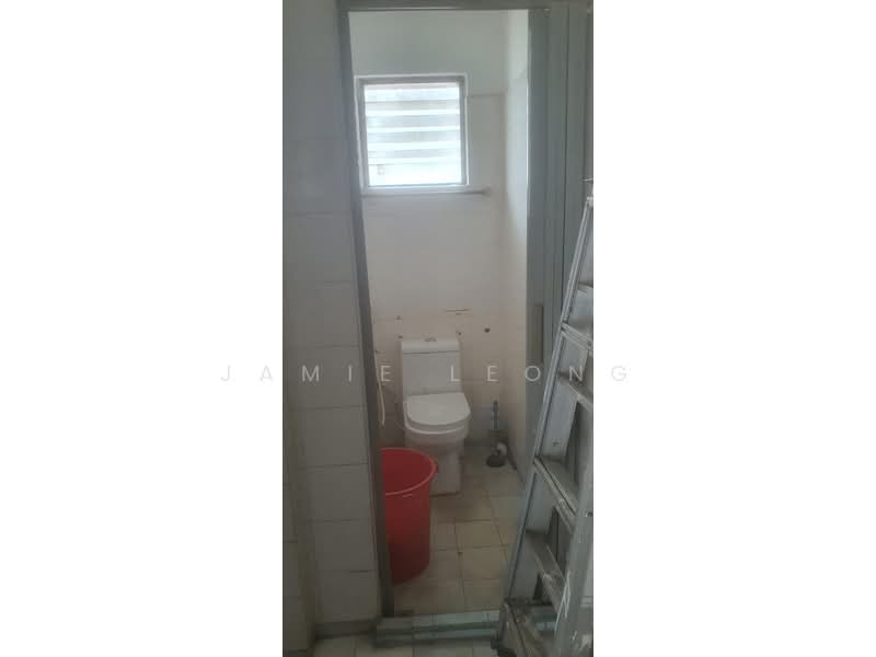 Rumah Bandar untuk Disewa di Taman Persiaran Desa (Seputeh) - Jamie Leong - Bathroom - PropertyGuru.com.my