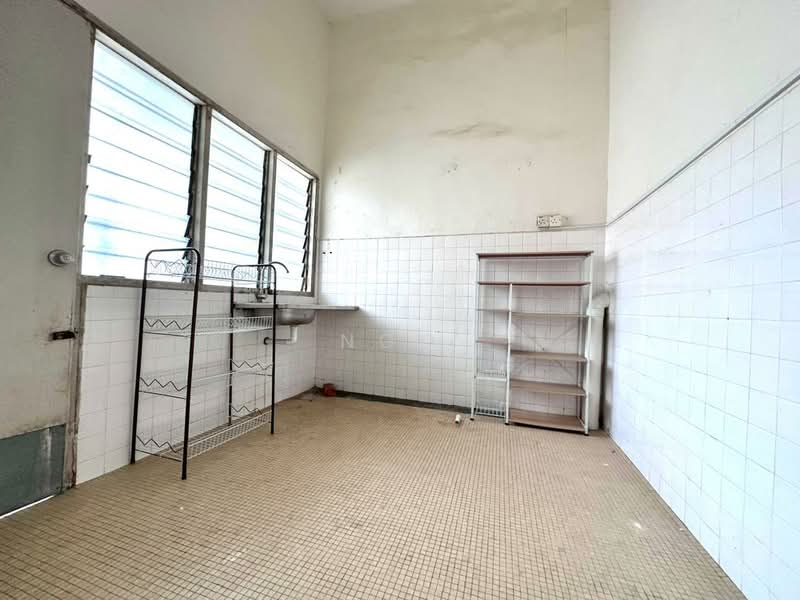 Rumah Teres 2 Tingkat untuk Dijual di Taman Soga (Batu Pahat) - NGO - Kitchen - PropertyGuru.com.my