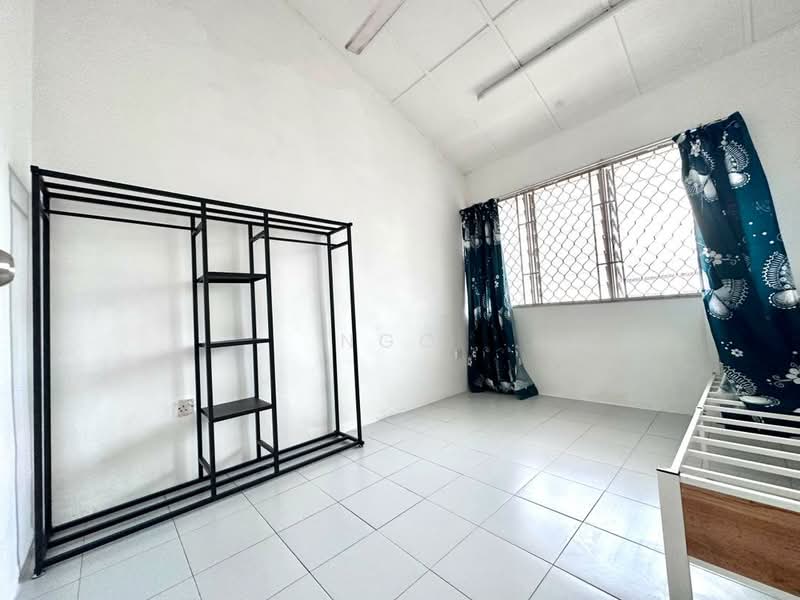 Rumah Teres 2 Tingkat untuk Dijual di Taman Soga (Batu Pahat) - NGO - Bedroom - PropertyGuru.com.my