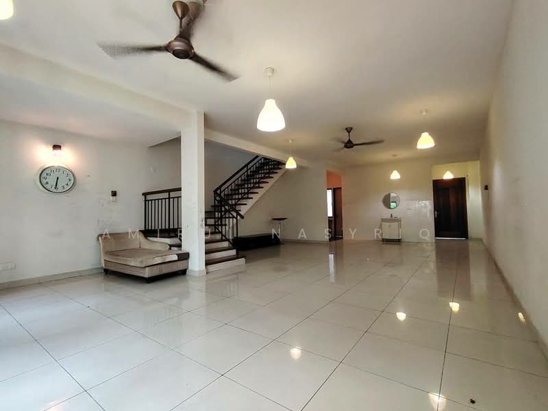2-storey Terraced House for Sale in Denai Alam (Shah Alam) - Amirul Nasyriq - Living Room - PropertyGuru.com.my
