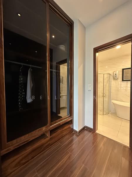 Condominium for Sale at Forest City - Bella Tan - Bathroom - PropertyGuru.com.my
