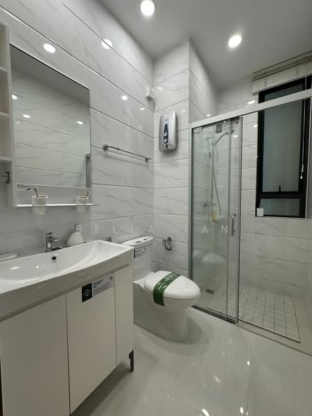 Condominium for Sale at Forest City - Bella Tan - Bathroom - PropertyGuru.com.my