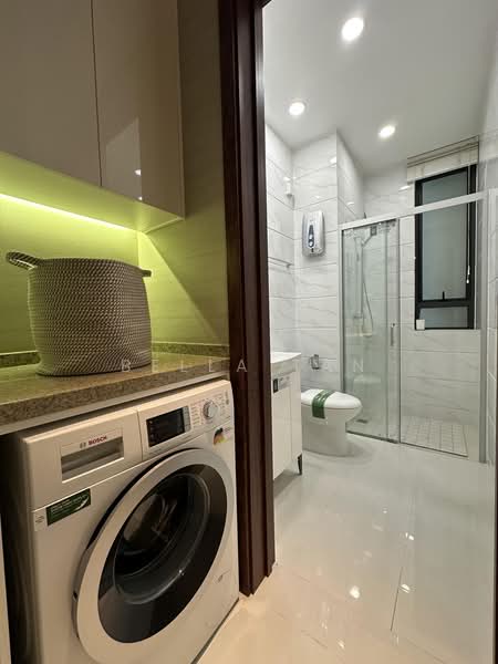 Condominium for Sale at Forest City - Bella Tan - Bathroom - PropertyGuru.com.my