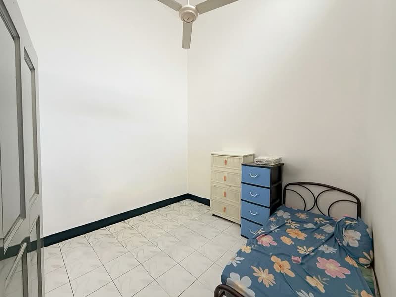 1-storey Terraced House for Sale in Taman Bukit Perdana (Batu Pahat) - NGO - Bedroom - PropertyGuru.com.my