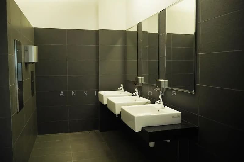 Pejabat untuk Disewa di KLCC (KL City Centre) - Annie Chong - Bathroom - PropertyGuru.com.my