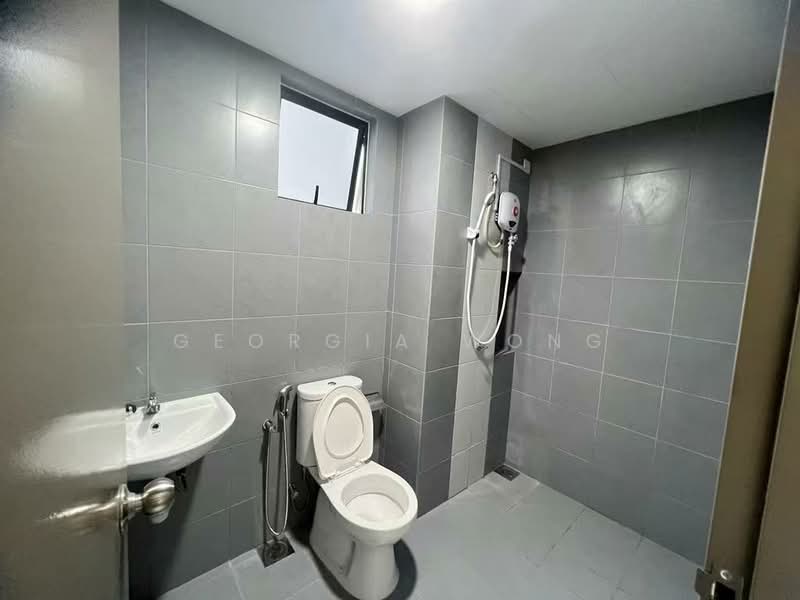 Servis Apartment untuk Dijual di Astetica Residences - Georgia Wong - Bathroom - PropertyGuru.com.my