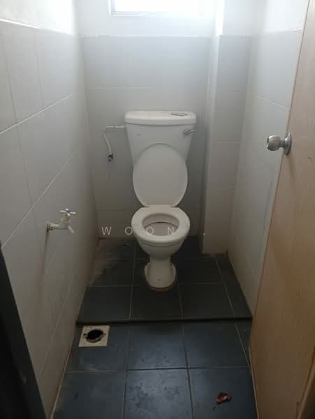 Shop / Office for Rent in Taman Klebang Utama (Klebang) - Woon . - Bathroom - PropertyGuru.com.my