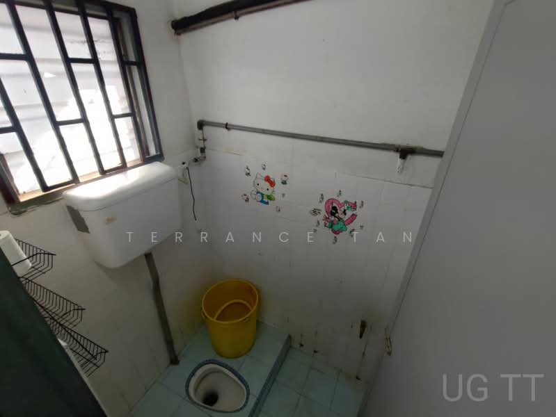 Rumah Teres 2 Tingkat untuk Dijual di Taman Chi Liung (Klang) - Terrance Tan - Bathroom - PropertyGuru.com.my