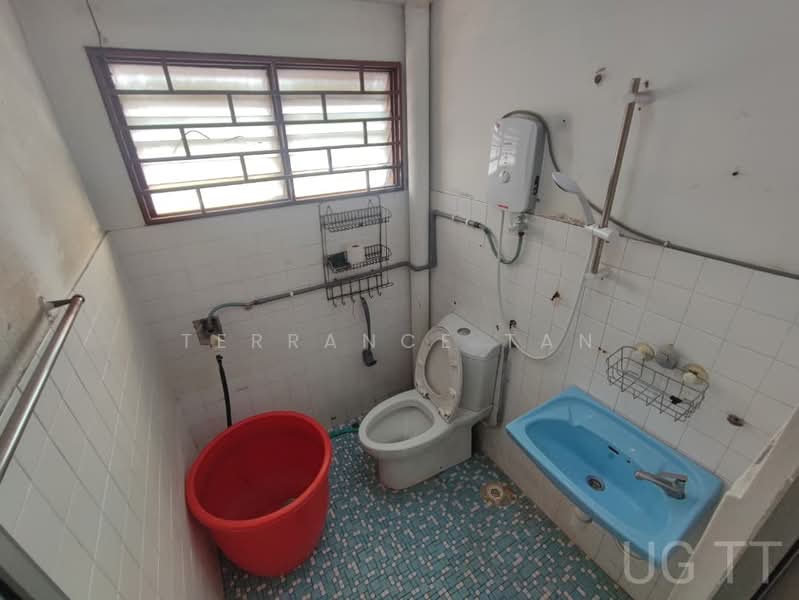 Rumah Teres 2 Tingkat untuk Dijual di Taman Chi Liung (Klang) - Terrance Tan - Bathroom - PropertyGuru.com.my