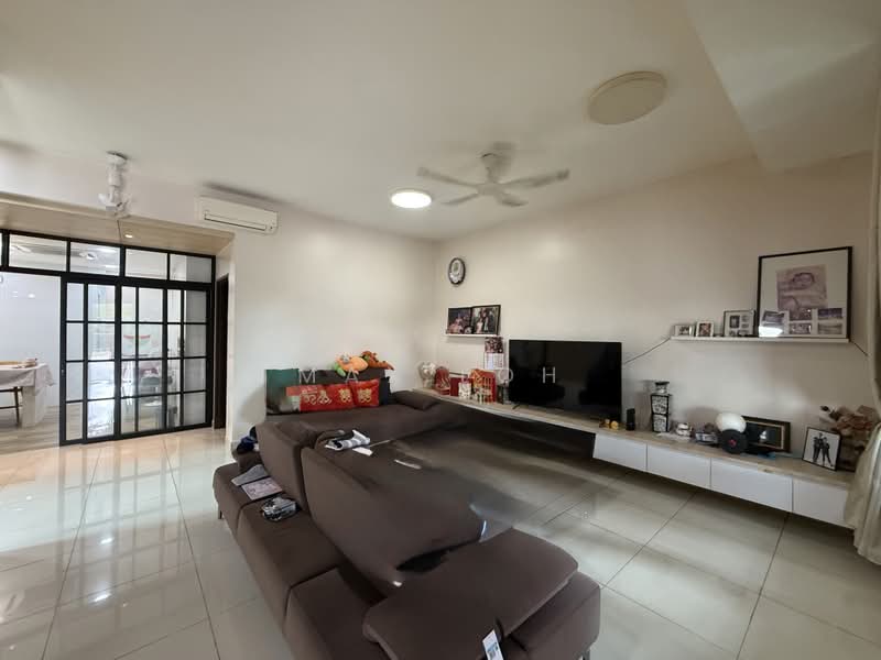 Cluster House for Sale in Taman Sutera Utama (Skudai) - Max Loh - Living Room - PropertyGuru.com.my