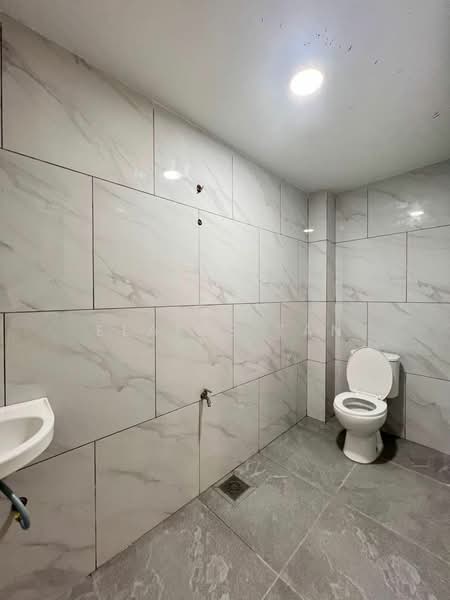 2-storey Terraced House for Sale in Tampoi (Johor) - Elaine Tan - Bathroom - PropertyGuru.com.my