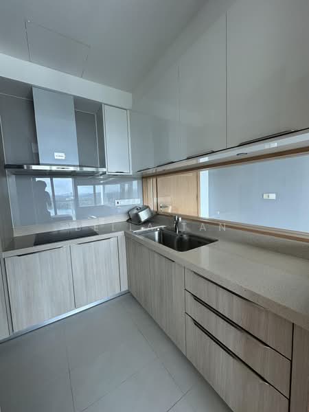 Servis Apartment untuk Dijual di Southern Marina Residences - Bella Tan - Kitchen - PropertyGuru.com.my