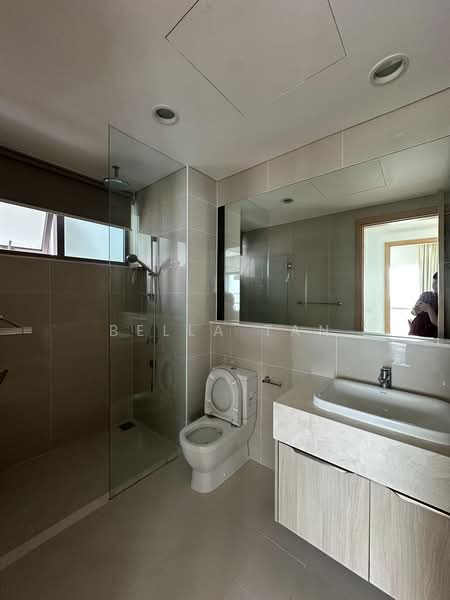 Servis Apartment untuk Dijual di Southern Marina Residences - Bella Tan - Bathroom - PropertyGuru.com.my