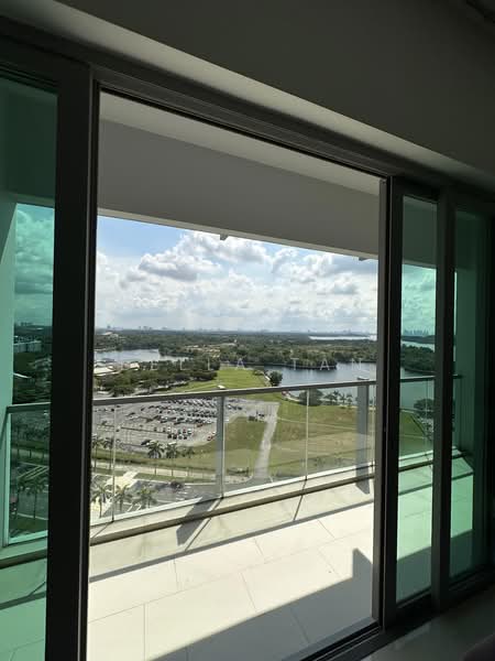 Servis Apartment untuk Dijual di Southern Marina Residences - Bella Tan - Balcony - PropertyGuru.com.my