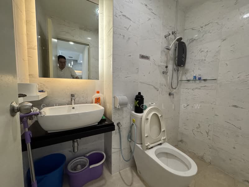 Condominium for Rent at Silverscape Residences - Chin Siang Liow - Bathroom - PropertyGuru.com.my