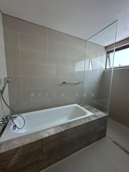 Servis Apartment untuk Dijual di Southern Marina Residences - Bella Tan - Bathroom - PropertyGuru.com.my